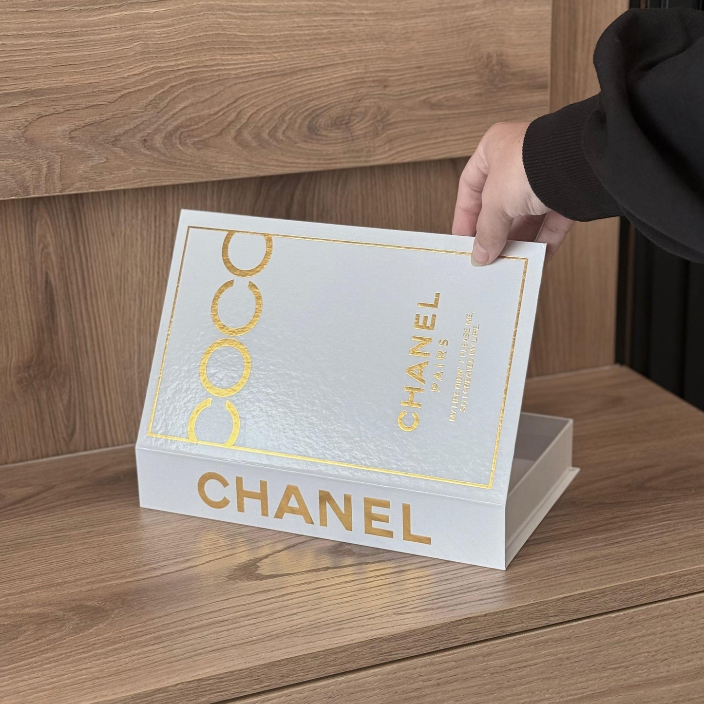 BRAND BOOK BOX COVER CHANEL GOLD