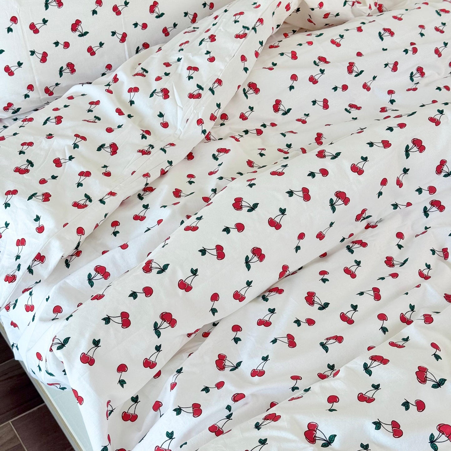 COMFYB 100% COTTON REVERSIBLE BED SET CHERRY