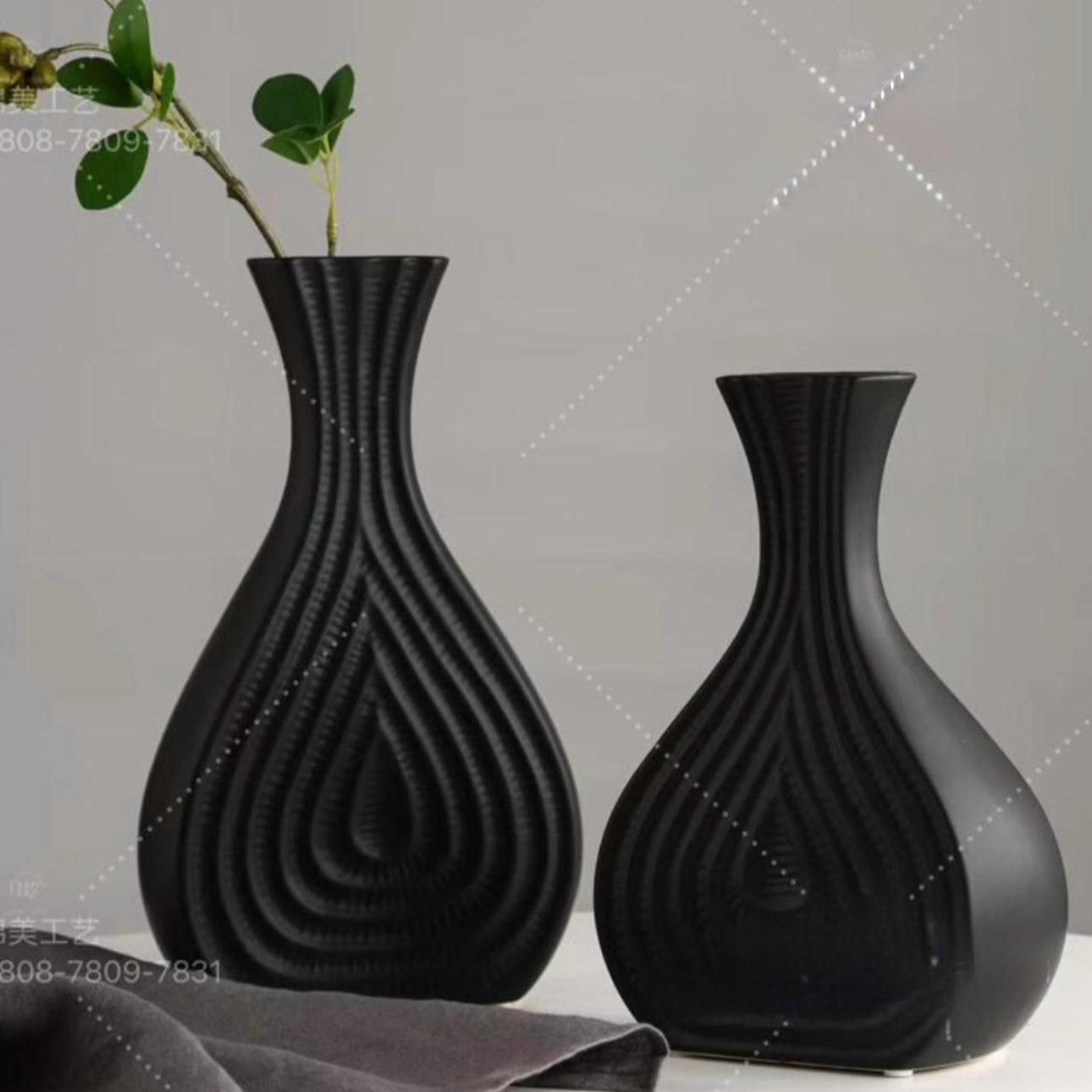PORCELAIN HYBRID VASE BLACK