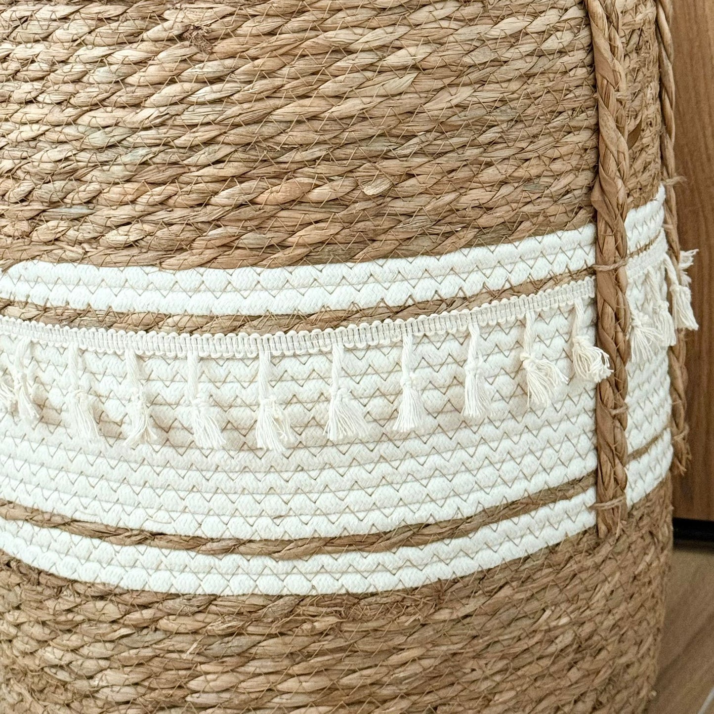 MEDO STRAW BASKET WITH HANDLES + TASSELS