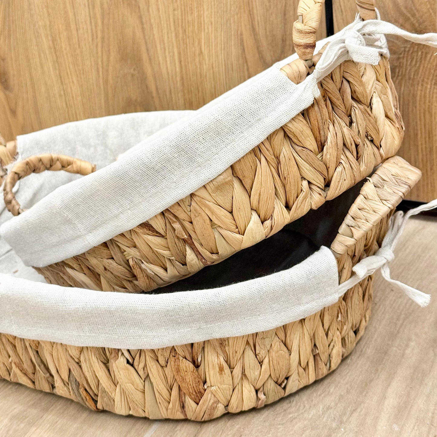 MEZO STRAW TRAY WITH HANDLES