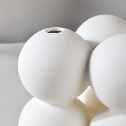 WHITE CERAMIC VASE 6 BUBBLE BUD
