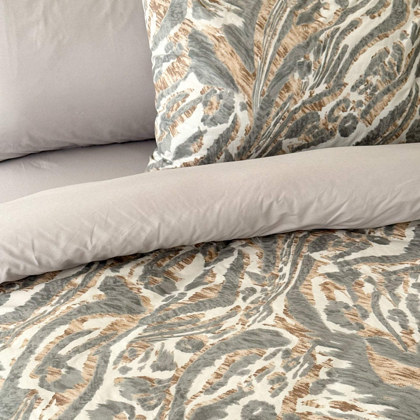 COMFYB 100% COTTON REVERSIBLE BED SET FROST