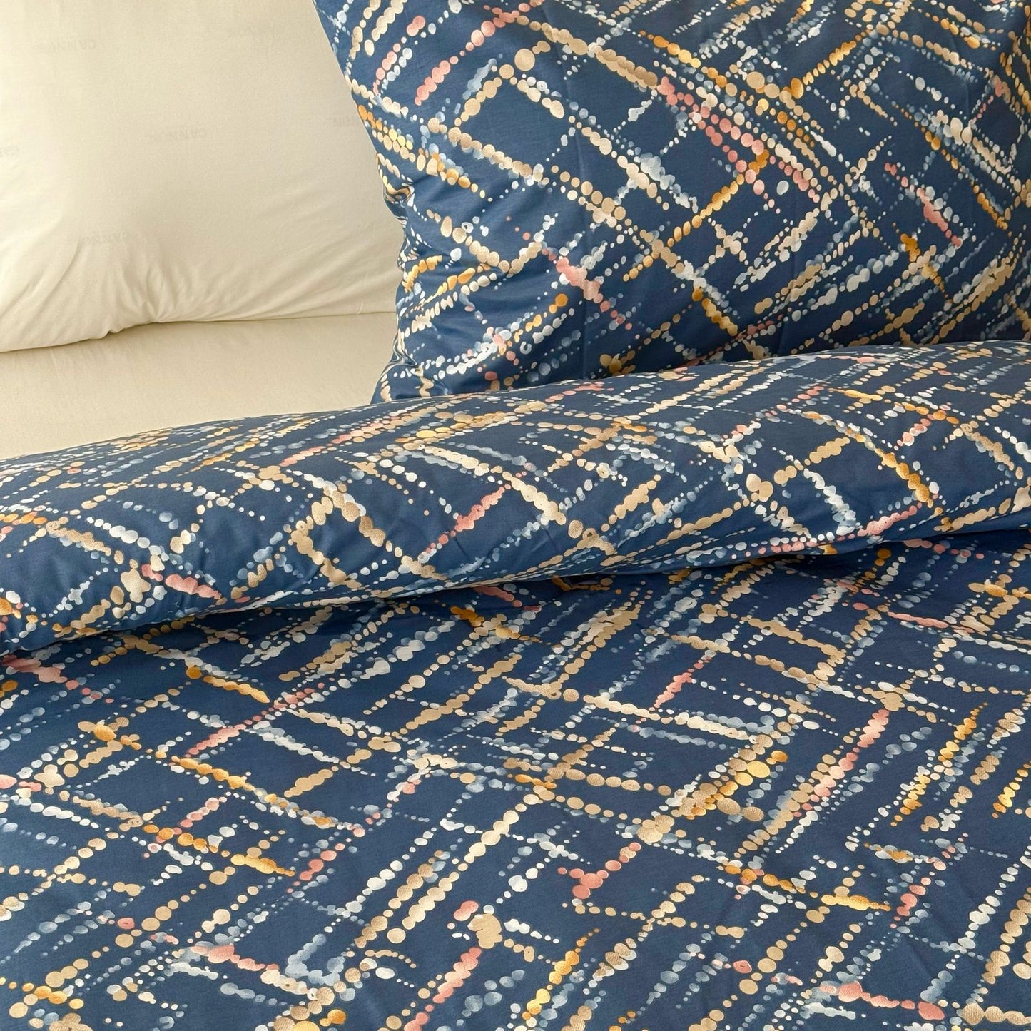 COMFYB 100% COTTON REVERSIBLE BED SET DOTTED