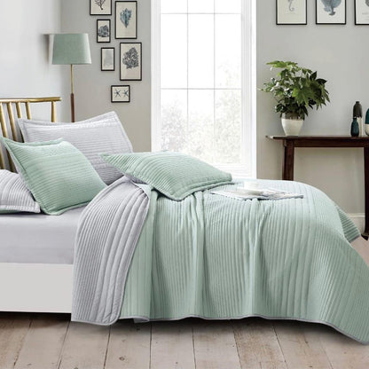 STRIPED MICROFIBER BEDSPREAD SET