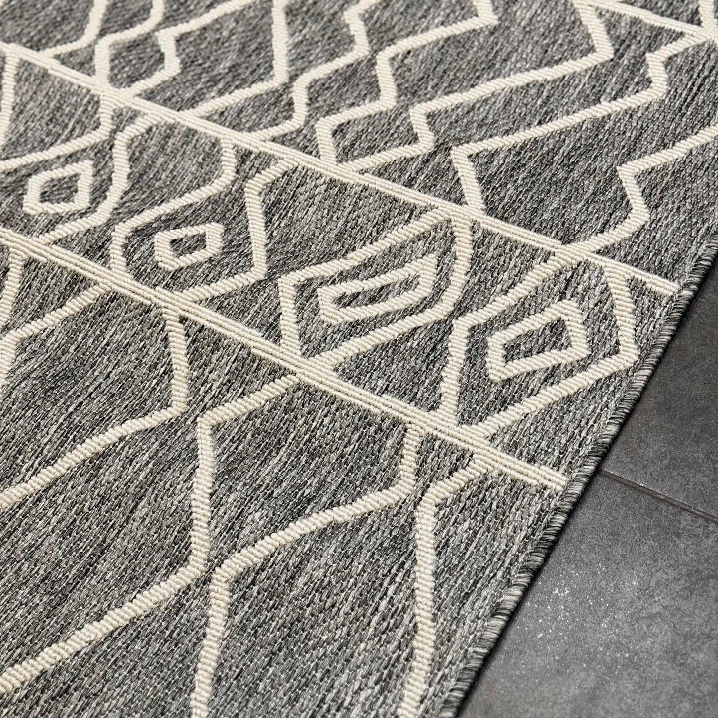 ELORA GREY & WHITE CARPET