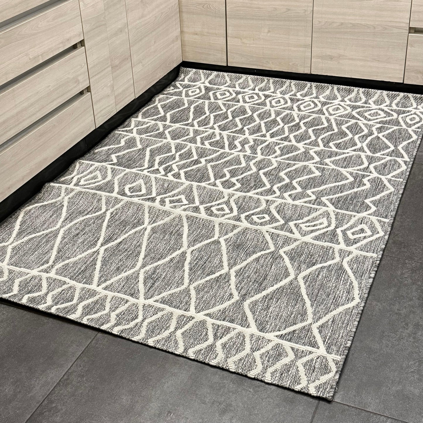 ELORA GREY & WHITE CARPET