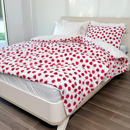 COMFYB 100% COTTON REVERSIBLE BED SET STRAWBERRY