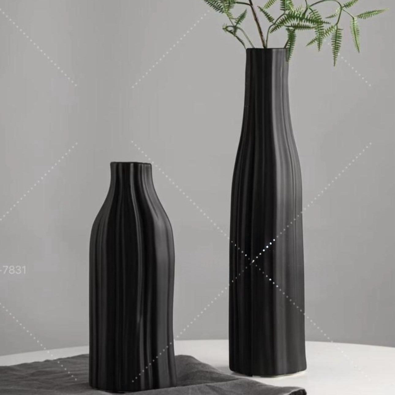 PORCELAIN BOTTLE VASE BLACK