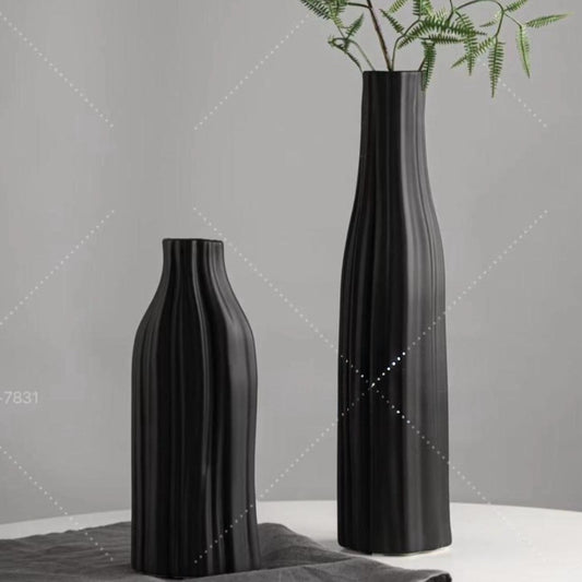 PORCELAIN BOTTLE VASE BLACK