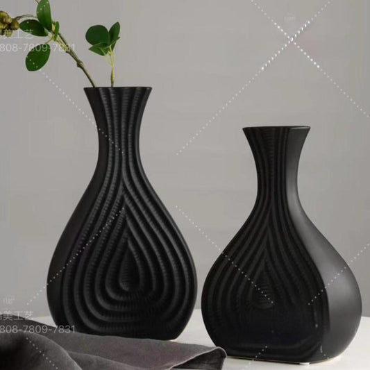 PORCELAIN HYBRID VASE BLACK