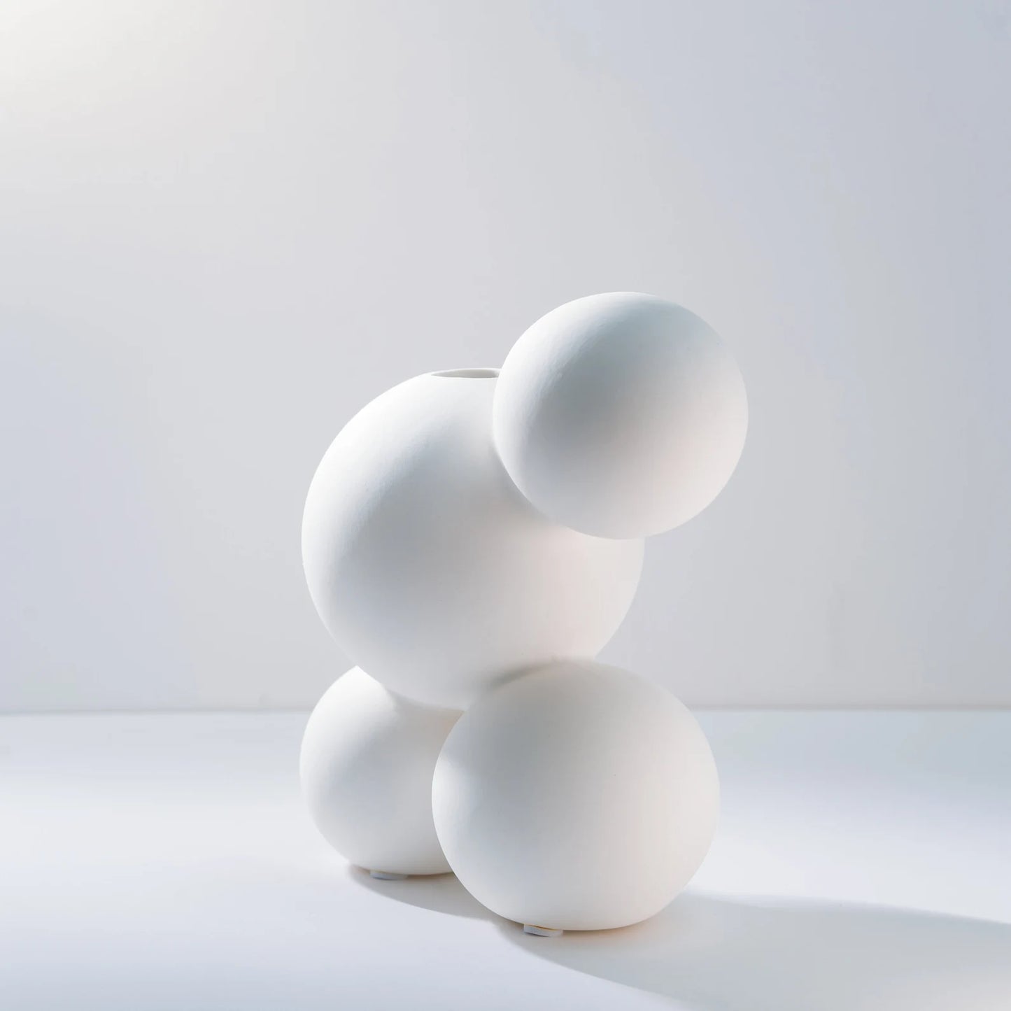 WHITE CERAMIC VASE 4 BUBBLE BUD